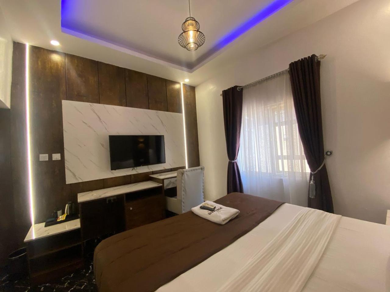 Presken Hotel And Resorts Mojidi Ikeja Esterno foto