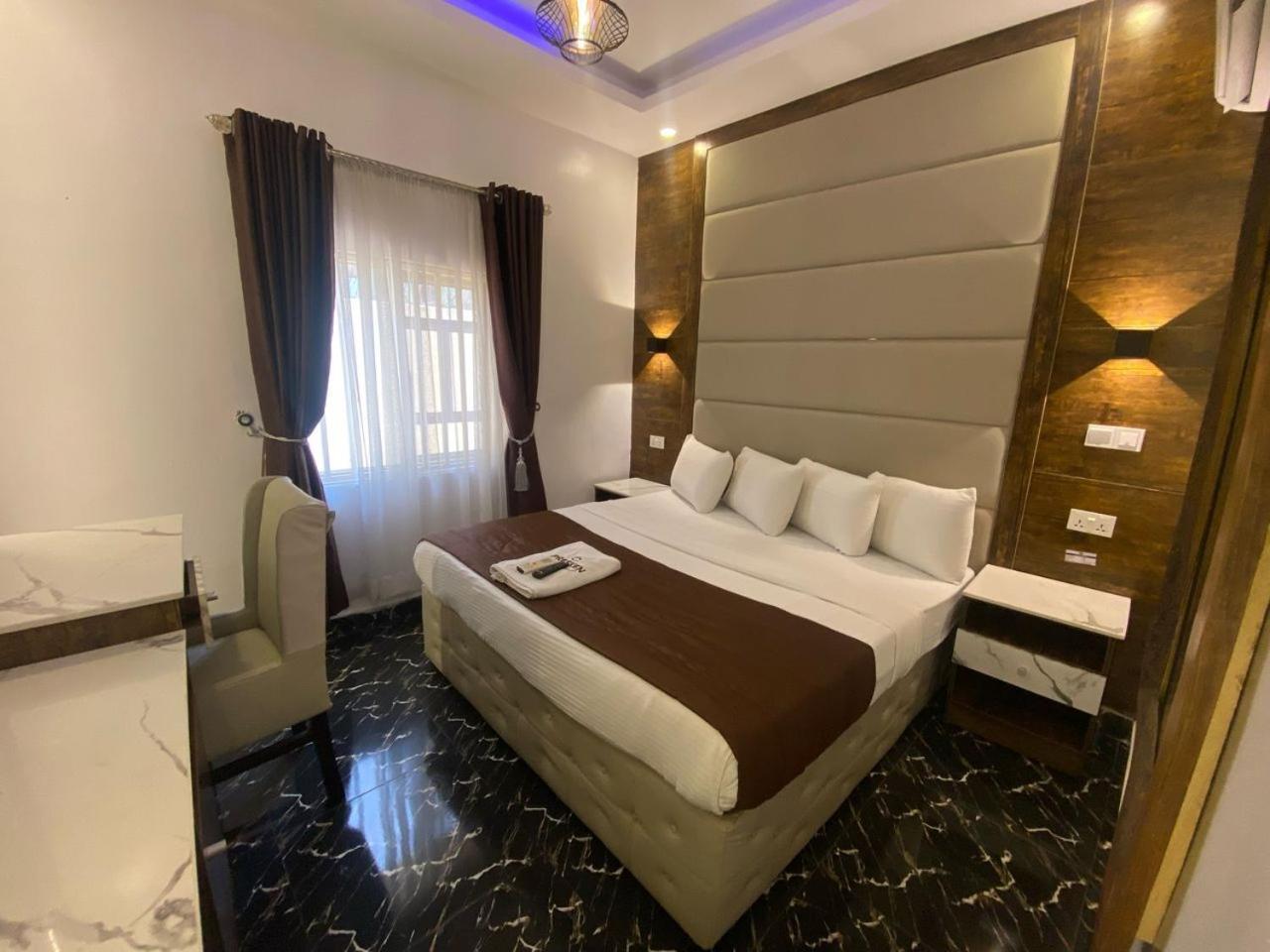 Presken Hotel And Resorts Mojidi Ikeja Esterno foto