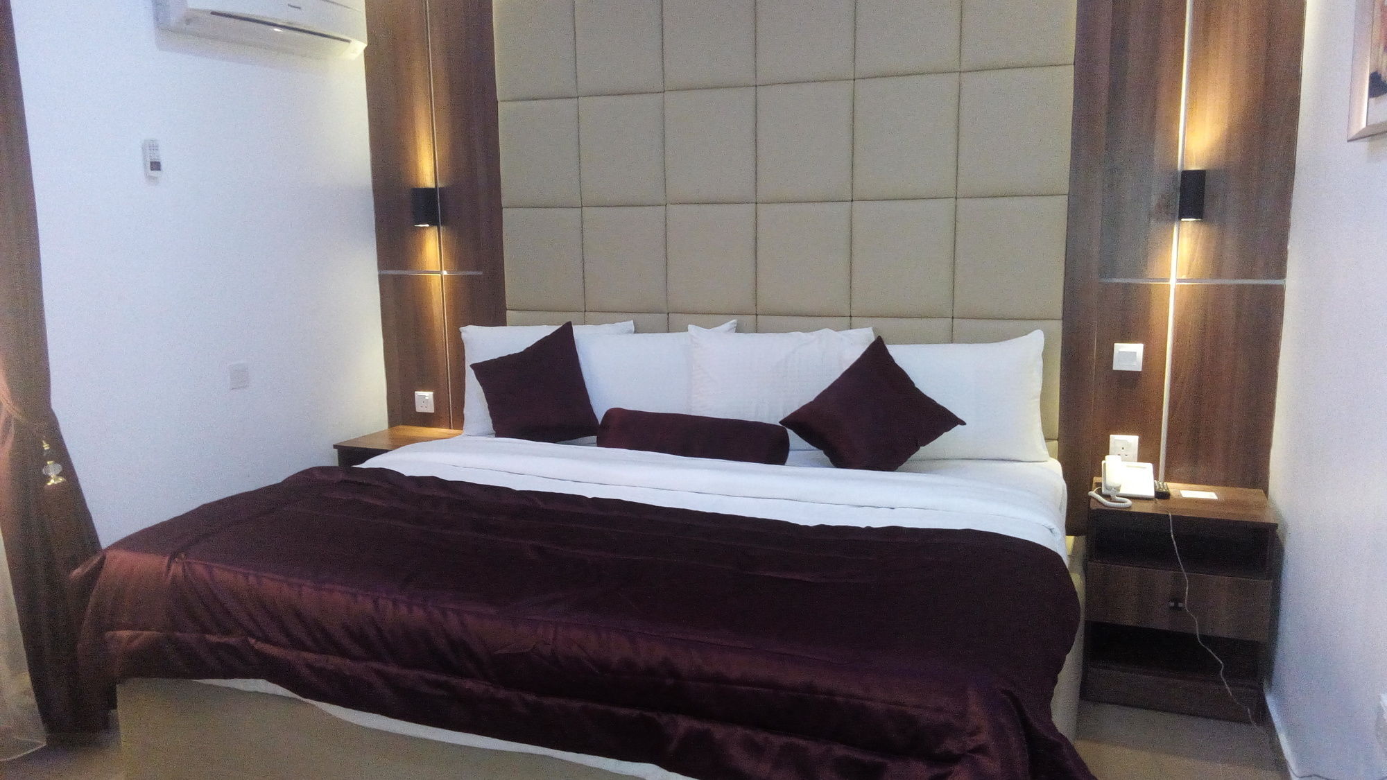 Presken Hotel And Resorts Mojidi Ikeja Esterno foto